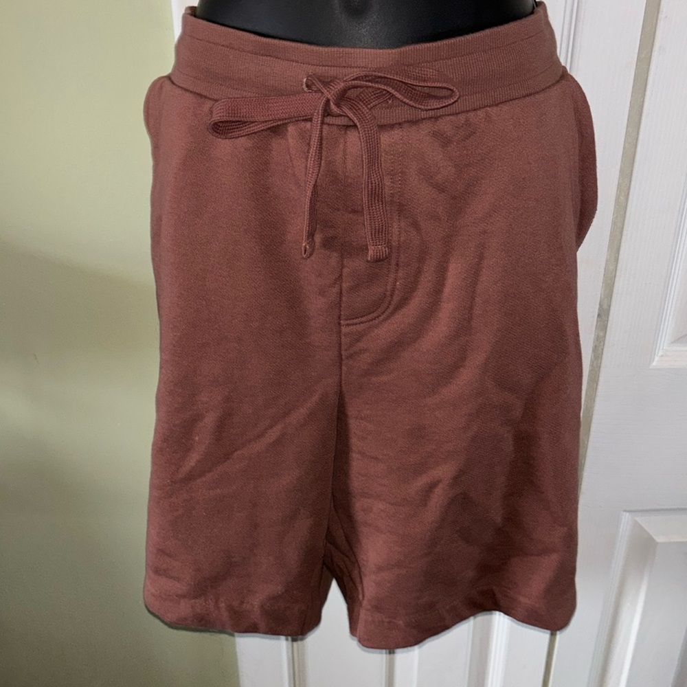 Alo Men’s Chill short XL- definitely Unisex! (Chestnut)